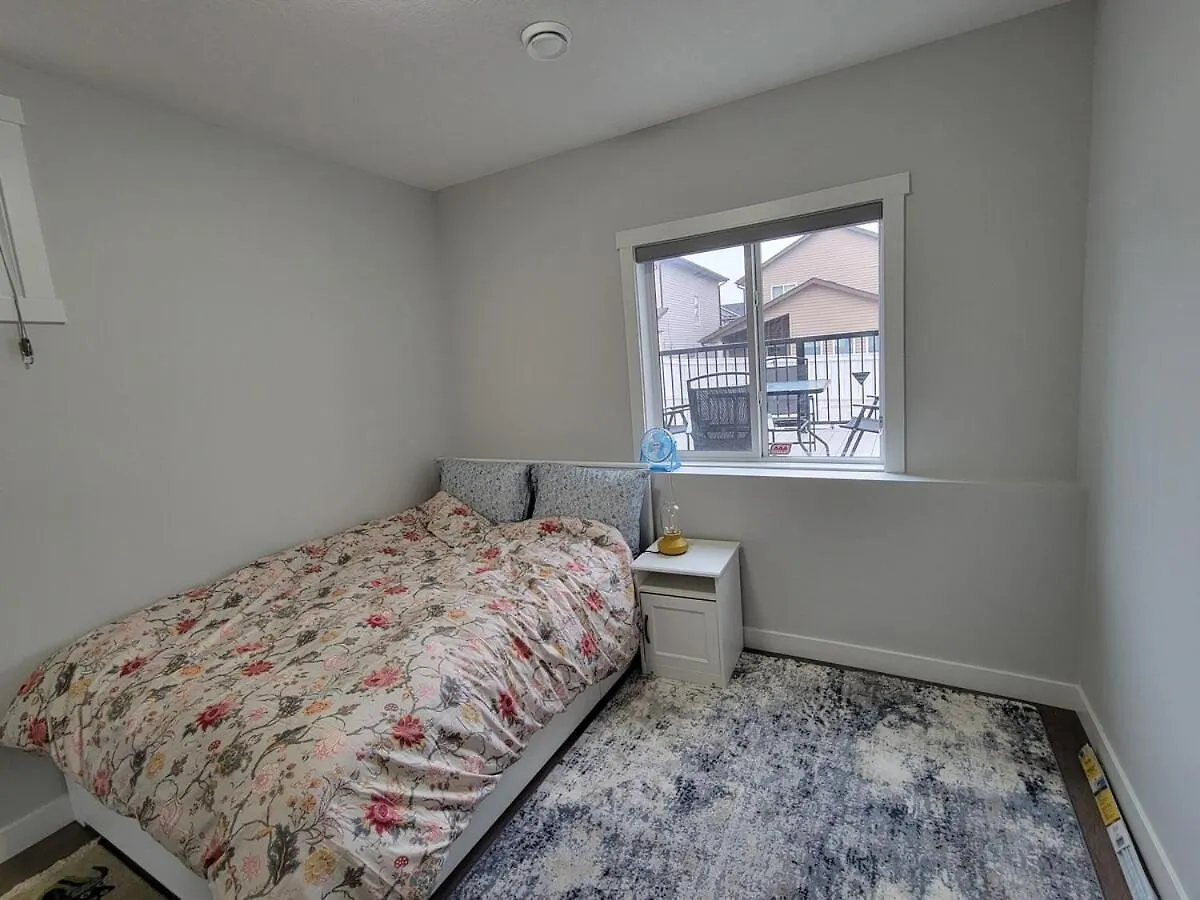 Cozy And Modern Suite - Your Home Away From Home! Calgary 0*,  Canada