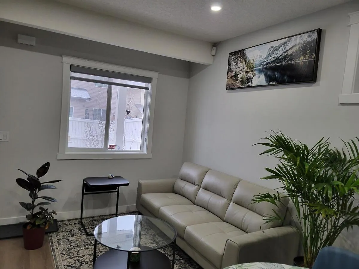 Cozy And Modern Suite - Your Home Away From Home! Calgary 0*,  Canada