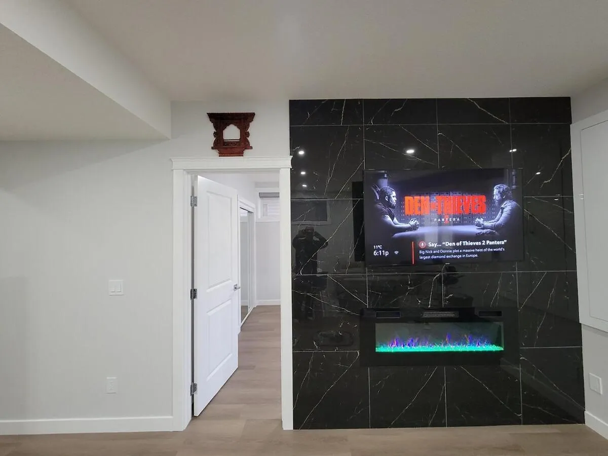 Cozy And Modern Suite - Your Home Away From Home! YYC
