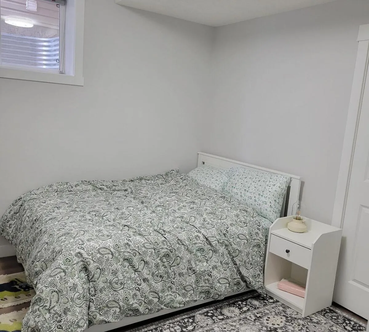 Cozy And Modern Suite - Your Home Away From Home! YYC Kanada